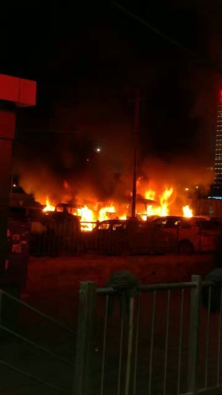 曝北京地鐵9號線科怡路站停車場發(fā)生火災(zāi)
